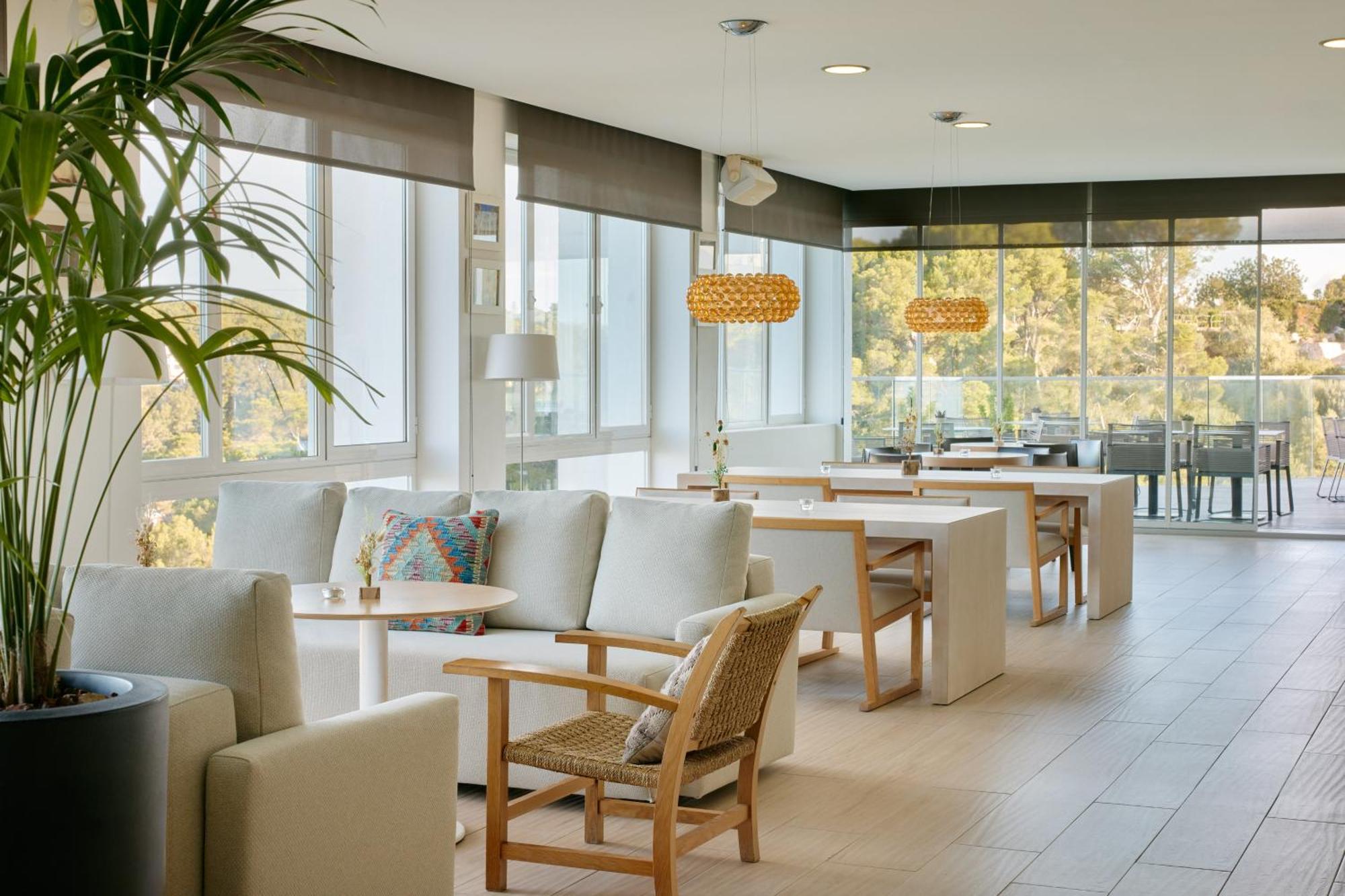 Melia Cala Galdana Hotel Cala Galdana  Ngoại thất bức ảnh The interior of the lounge