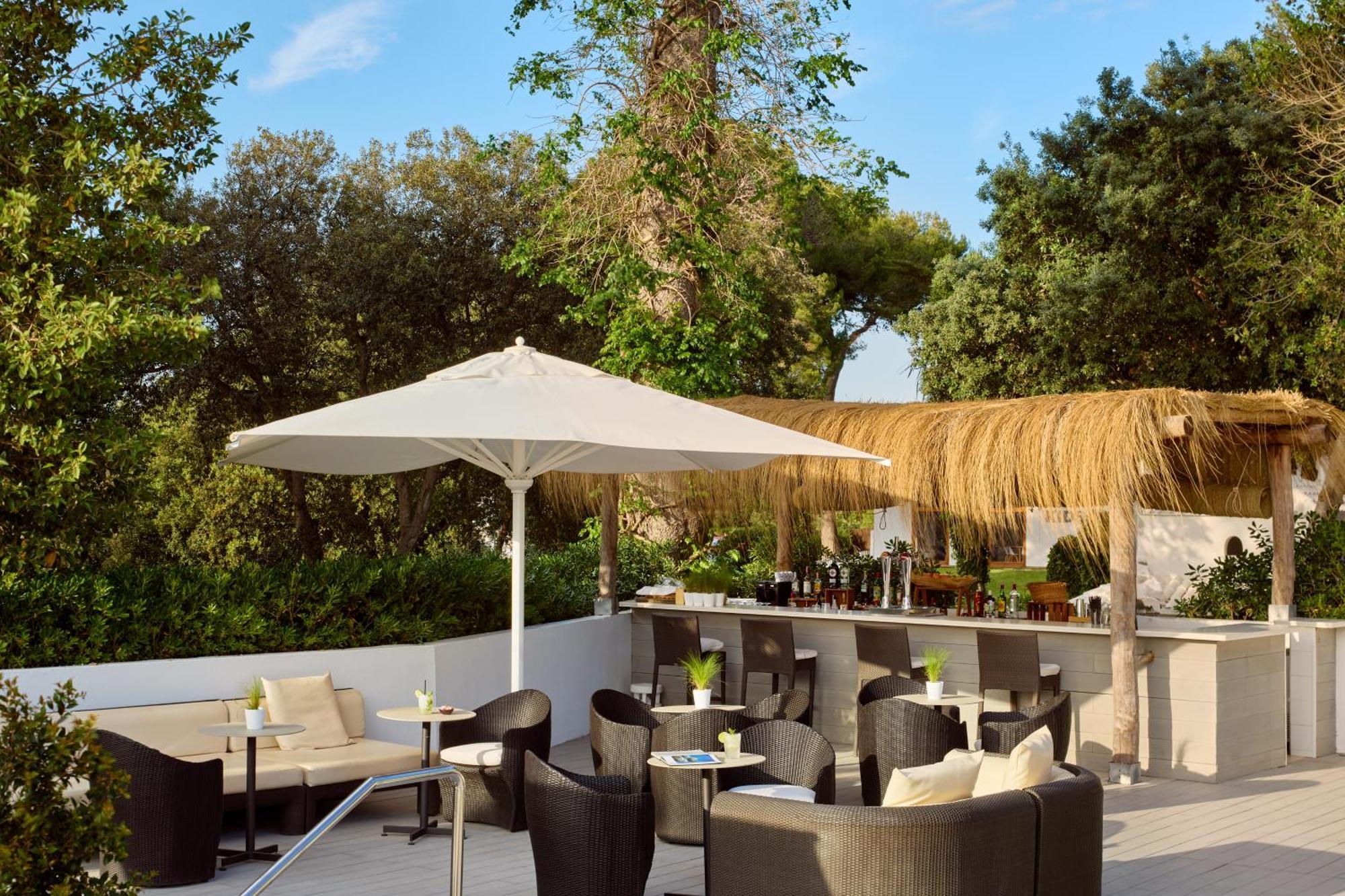 Melia Cala Galdana Hotel Cala Galdana  Ngoại thất bức ảnh The Terrace at the Westin Palace Madrid