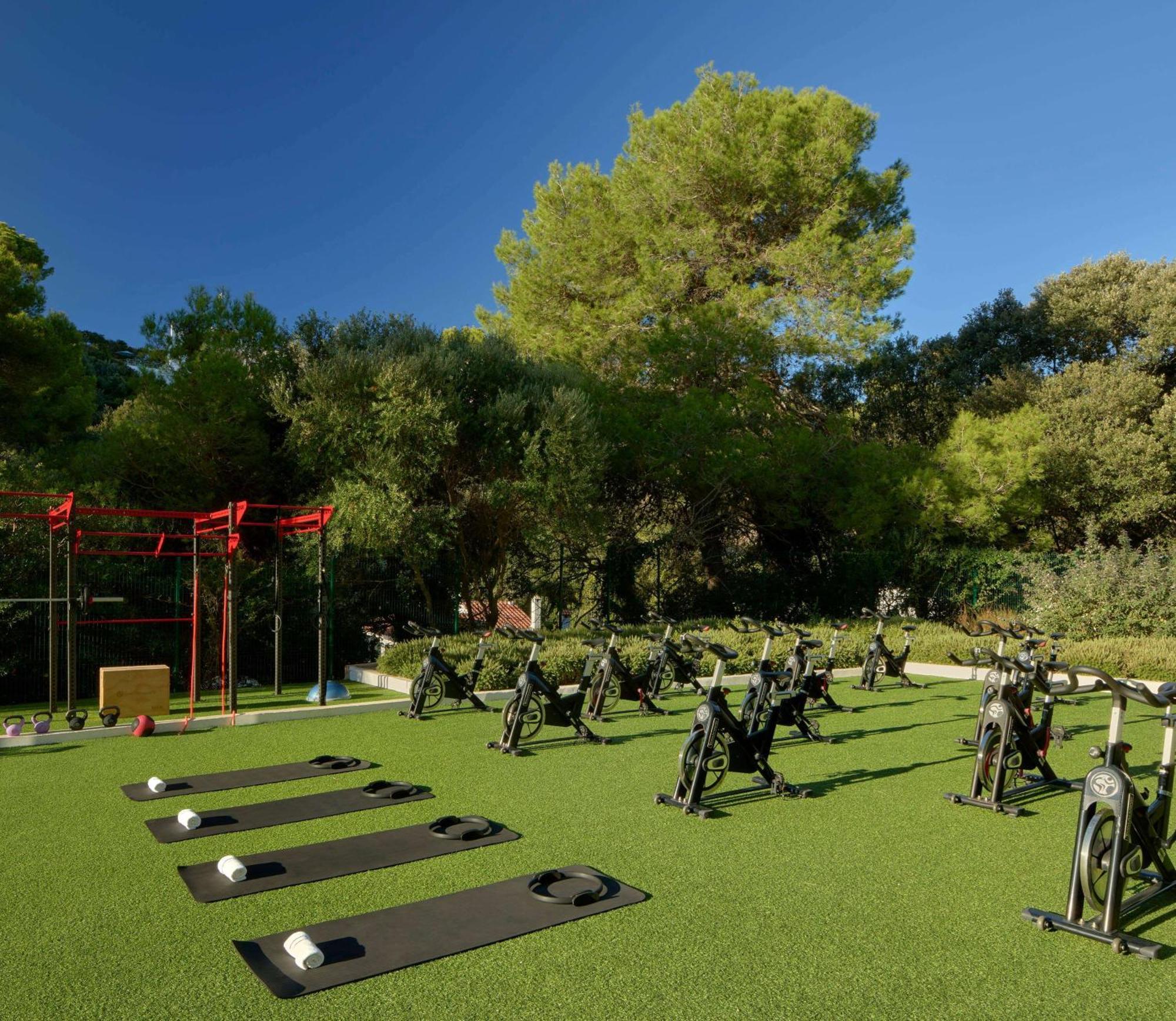 Melia Cala Galdana Hotel Cala Galdana  Ngoại thất bức ảnh The outdoor fitness area