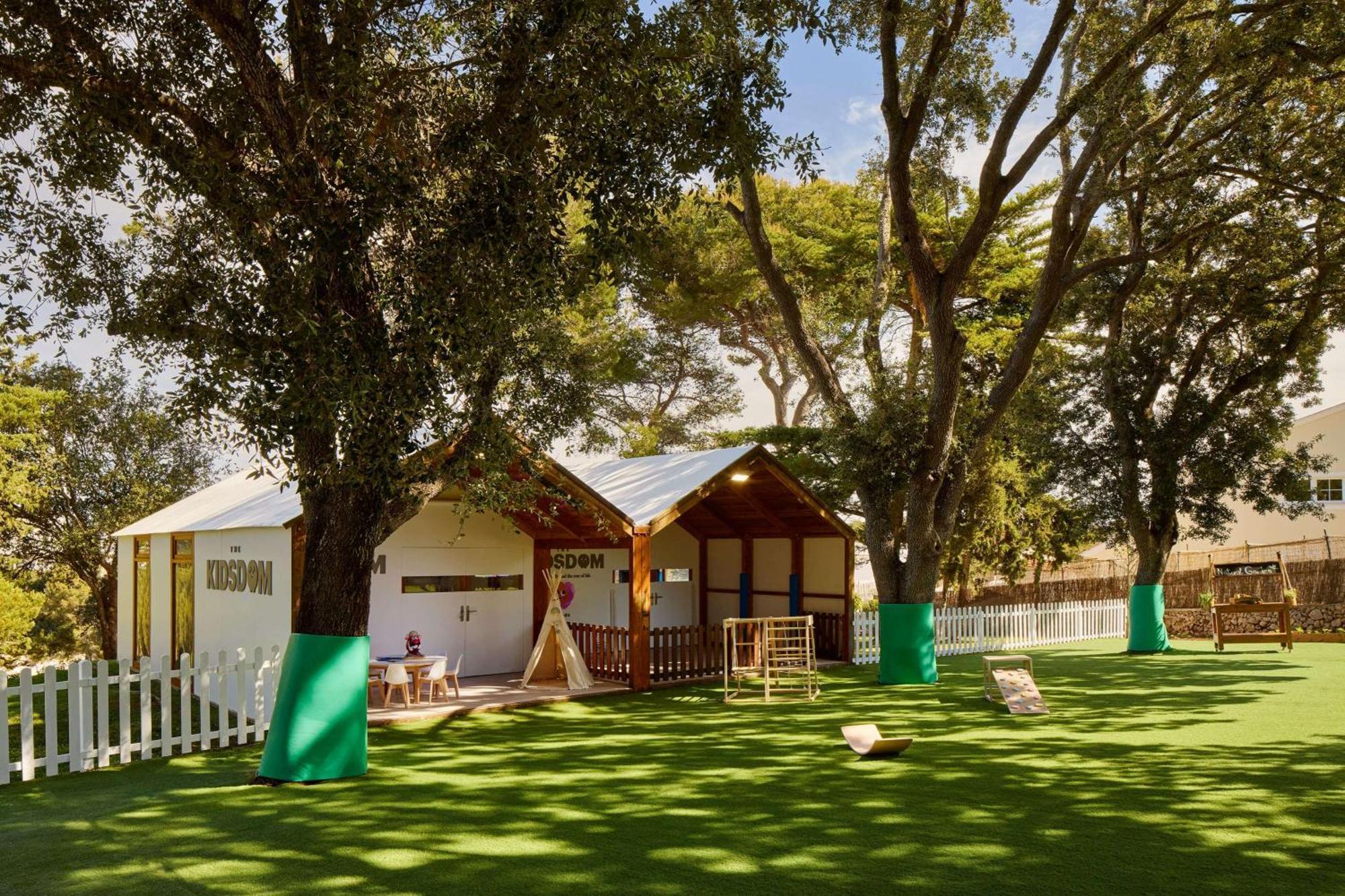 Melia Cala Galdana Hotel Cala Galdana  Ngoại thất bức ảnh The Village at Round Top